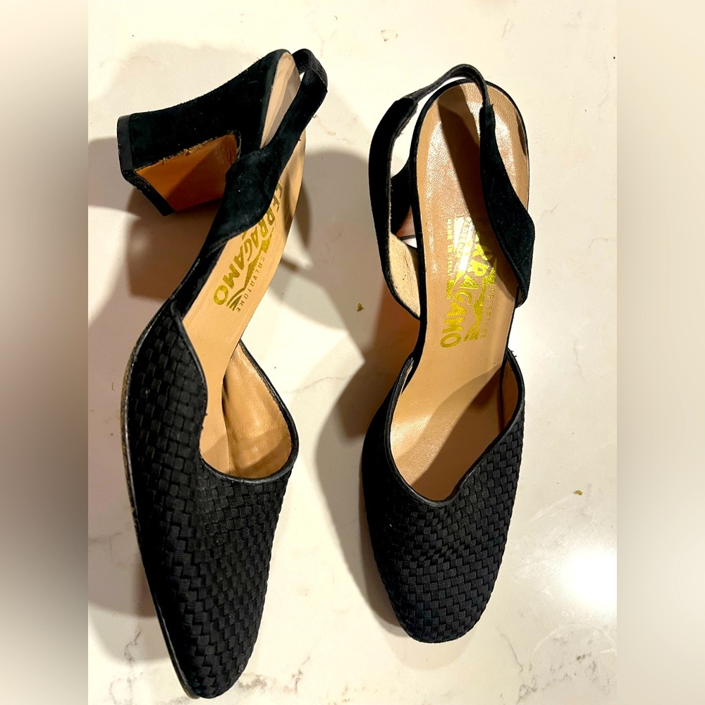Authentic Salvatore Ferragamo Vowen Heels Size 7.5